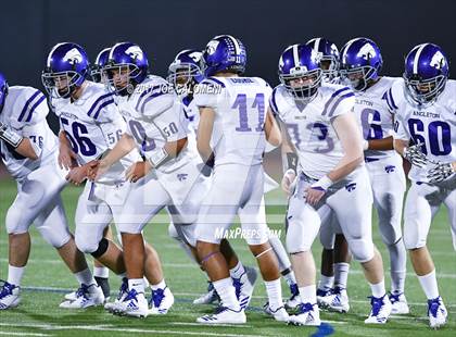 Thumbnail 1 in Angleton vs Highlands (Class 5A Div I Bidistrict) photogallery.