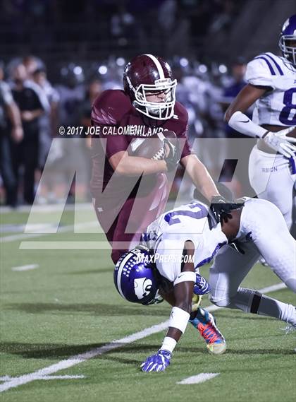 Thumbnail 2 in Angleton vs Highlands (Class 5A Div I Bidistrict) photogallery.