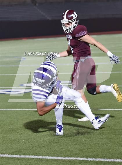 Thumbnail 3 in Angleton vs Highlands (Class 5A Div I Bidistrict) photogallery.