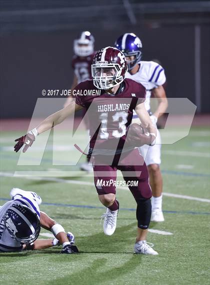 Thumbnail 1 in Angleton vs Highlands (Class 5A Div I Bidistrict) photogallery.