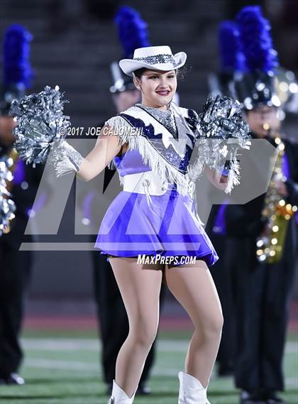 Thumbnail 2 in Angleton vs Highlands (Class 5A Div I Bidistrict) photogallery.