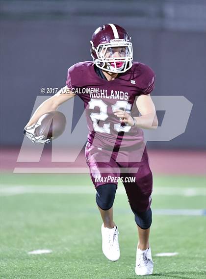 Thumbnail 2 in Angleton vs Highlands (Class 5A Div I Bidistrict) photogallery.