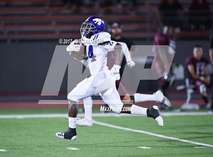 Thumbnail 3 in Angleton vs Highlands (Class 5A Div I Bidistrict) photogallery.