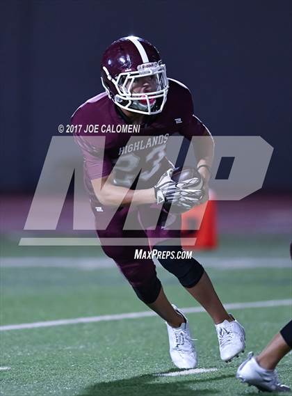 Thumbnail 2 in Angleton vs Highlands (Class 5A Div I Bidistrict) photogallery.