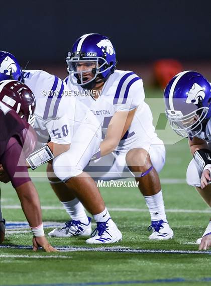 Thumbnail 2 in Angleton vs Highlands (Class 5A Div I Bidistrict) photogallery.