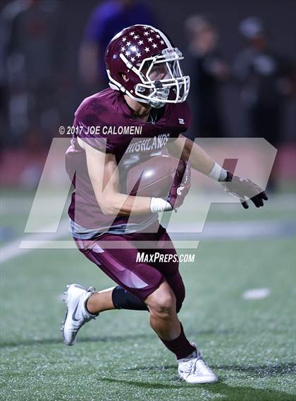 Thumbnail 3 in Angleton vs Highlands (Class 5A Div I Bidistrict) photogallery.