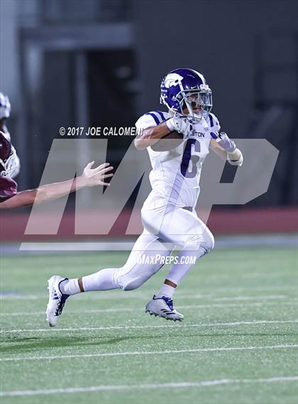 Thumbnail 2 in Angleton vs Highlands (Class 5A Div I Bidistrict) photogallery.