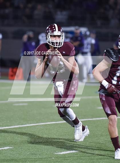 Thumbnail 2 in Angleton vs Highlands (Class 5A Div I Bidistrict) photogallery.