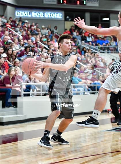 Thumbnail 1 in Kirby vs. Izard County (AAA 1A 2nd Round Playoff) photogallery.