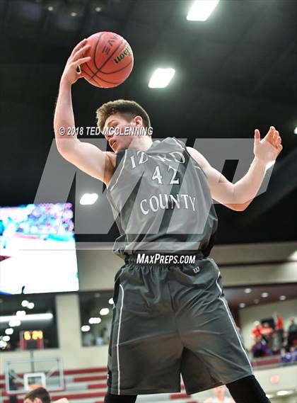 Thumbnail 1 in Kirby vs. Izard County (AAA 1A 2nd Round Playoff) photogallery.