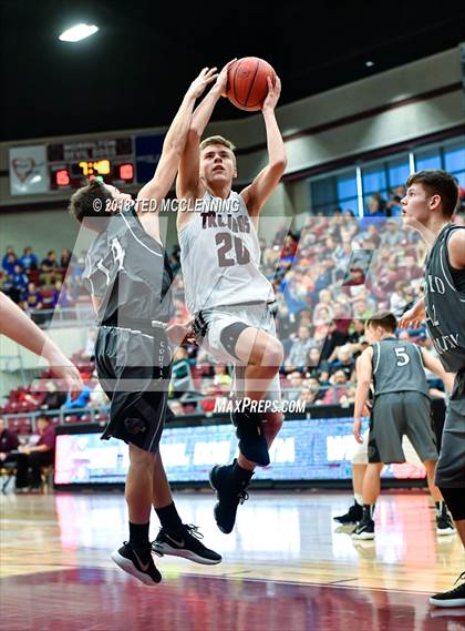 Thumbnail 3 in Kirby vs. Izard County (AAA 1A 2nd Round Playoff) photogallery.