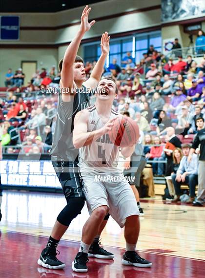 Thumbnail 1 in Kirby vs. Izard County (AAA 1A 2nd Round Playoff) photogallery.