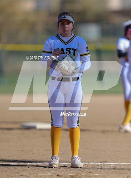 Thumbnail 2 in Mountain View vs. Pueblo East (CHSAA 4A State Playoff 1st Round) photogallery.