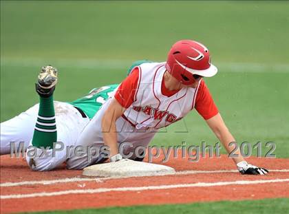 Thumbnail 3 in Mabank vs. Carthage (UIL 3A Region 2 Area Playoff) photogallery.