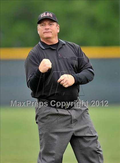 Thumbnail 2 in Mabank vs. Carthage (UIL 3A Region 2 Area Playoff) photogallery.