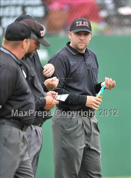 Thumbnail 3 in Mabank vs. Carthage (UIL 3A Region 2 Area Playoff) photogallery.