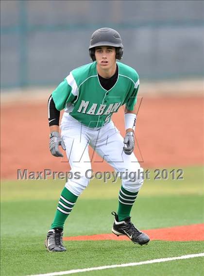 Thumbnail 3 in Mabank vs. Carthage (UIL 3A Region 2 Area Playoff) photogallery.
