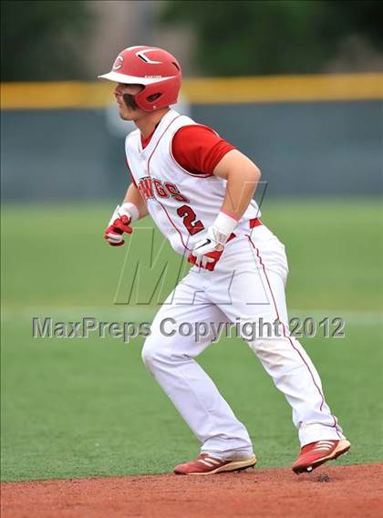 Thumbnail 2 in Mabank vs. Carthage (UIL 3A Region 2 Area Playoff) photogallery.