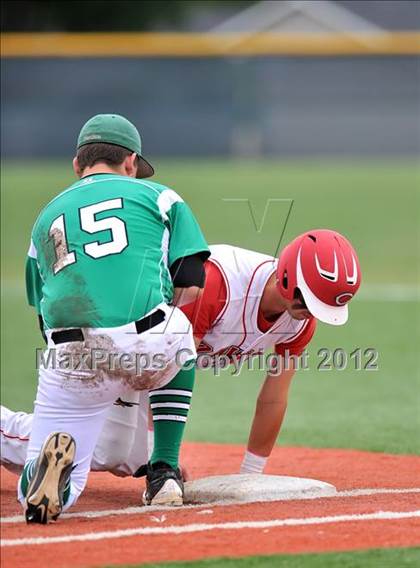 Thumbnail 2 in Mabank vs. Carthage (UIL 3A Region 2 Area Playoff) photogallery.