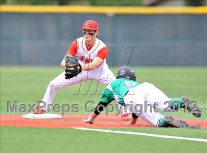 Thumbnail 2 in Mabank vs. Carthage (UIL 3A Region 2 Area Playoff) photogallery.