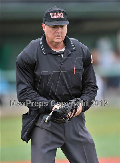 Thumbnail 3 in Mabank vs. Carthage (UIL 3A Region 2 Area Playoff) photogallery.