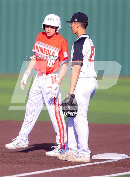 Thumbnail 2 in Grand Saline vs Mineola photogallery.