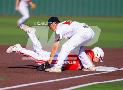 Thumbnail 2 in Grand Saline vs Mineola photogallery.