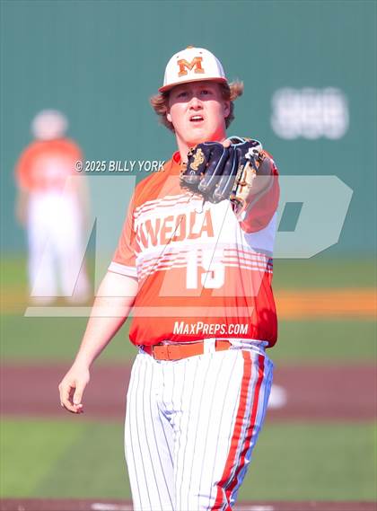 Thumbnail 2 in Grand Saline vs Mineola photogallery.