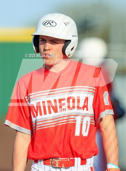 Thumbnail 3 in Grand Saline vs Mineola photogallery.