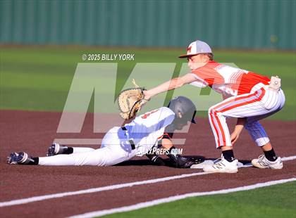 Thumbnail 2 in Grand Saline vs Mineola photogallery.
