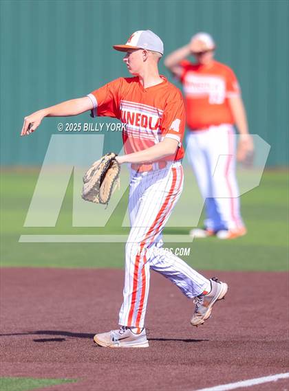 Thumbnail 2 in Grand Saline vs Mineola photogallery.