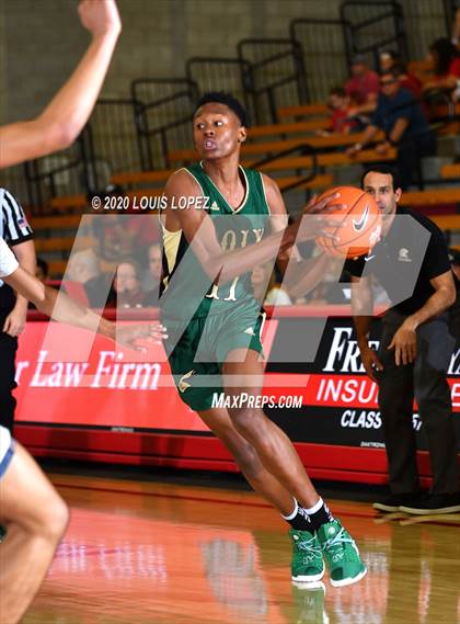 Thumbnail 2 in De La Salle vs. Long Beach Poly (Nike Extravaganza) photogallery.