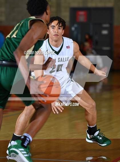 Thumbnail 1 in De La Salle vs. Long Beach Poly (Nike Extravaganza) photogallery.