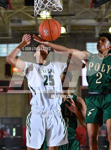 Thumbnail 1 in De La Salle vs. Long Beach Poly (Nike Extravaganza) photogallery.