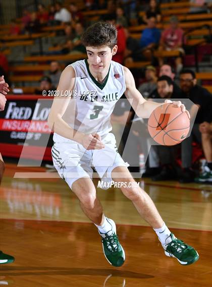 Thumbnail 3 in De La Salle vs. Long Beach Poly (Nike Extravaganza) photogallery.