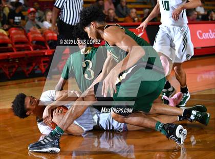Thumbnail 1 in De La Salle vs. Long Beach Poly (Nike Extravaganza) photogallery.