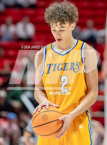 Thumbnail 2 in Timpview vs. Orem (UHSAA 5A Quarterfinal) photogallery.