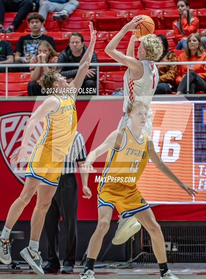 Thumbnail 1 in Timpview vs. Orem (UHSAA 5A Quarterfinal) photogallery.