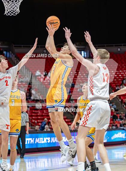 Thumbnail 1 in Timpview vs. Orem (UHSAA 5A Quarterfinal) photogallery.