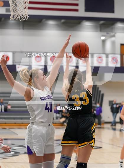 Thumbnail 2 in Salem vs. Brownsburg (Sneakers for Santa Shootout) photogallery.