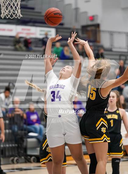 Thumbnail 2 in Salem vs. Brownsburg (Sneakers for Santa Shootout) photogallery.