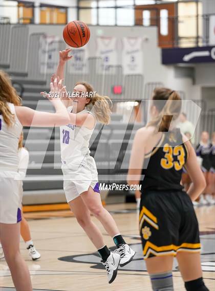 Thumbnail 2 in Salem vs. Brownsburg (Sneakers for Santa Shootout) photogallery.