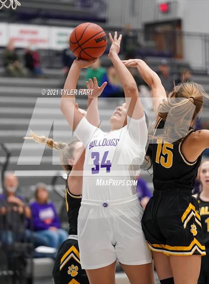 Thumbnail 1 in Salem vs. Brownsburg (Sneakers for Santa Shootout) photogallery.