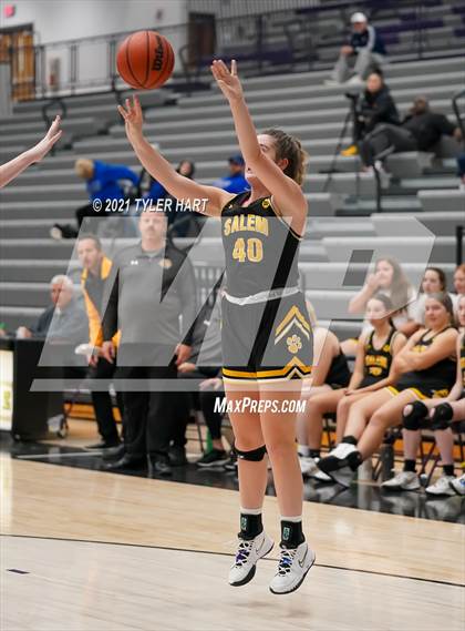 Thumbnail 2 in Salem vs. Brownsburg (Sneakers for Santa Shootout) photogallery.