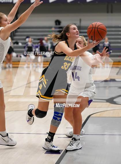 Thumbnail 3 in Salem vs. Brownsburg (Sneakers for Santa Shootout) photogallery.