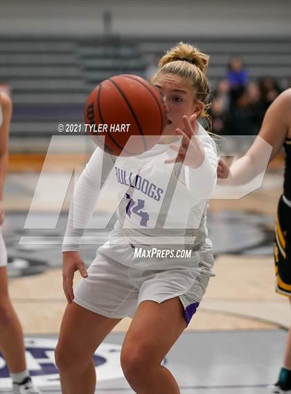 Thumbnail 1 in Salem vs. Brownsburg (Sneakers for Santa Shootout) photogallery.