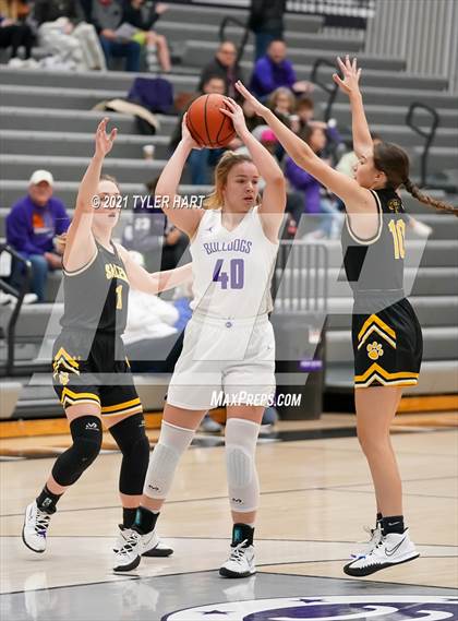 Thumbnail 3 in Salem vs. Brownsburg (Sneakers for Santa Shootout) photogallery.