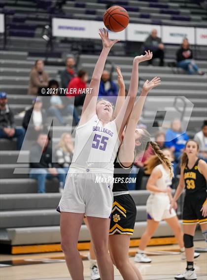 Thumbnail 2 in Salem vs. Brownsburg (Sneakers for Santa Shootout) photogallery.