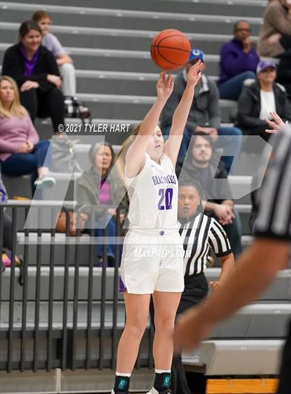 Thumbnail 3 in Salem vs. Brownsburg (Sneakers for Santa Shootout) photogallery.