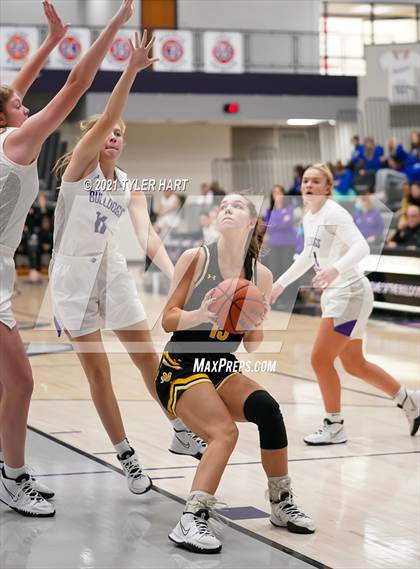 Thumbnail 2 in Salem vs. Brownsburg (Sneakers for Santa Shootout) photogallery.